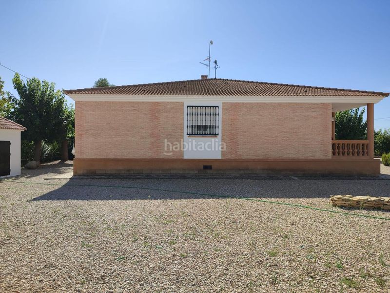 Foto 919b5275-d8bd-47f2-b86a-a2b033e04b4c. Casa amb calefacció aparcament piscina a Facultad de Medicina Albacete