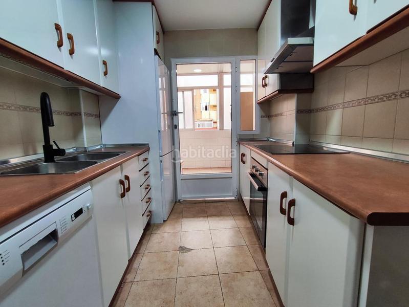 Foto c55df132-80ac-4dd1-acc0-f990daf2752a. Appartement avec chauffage parking dans Hospital Albacete