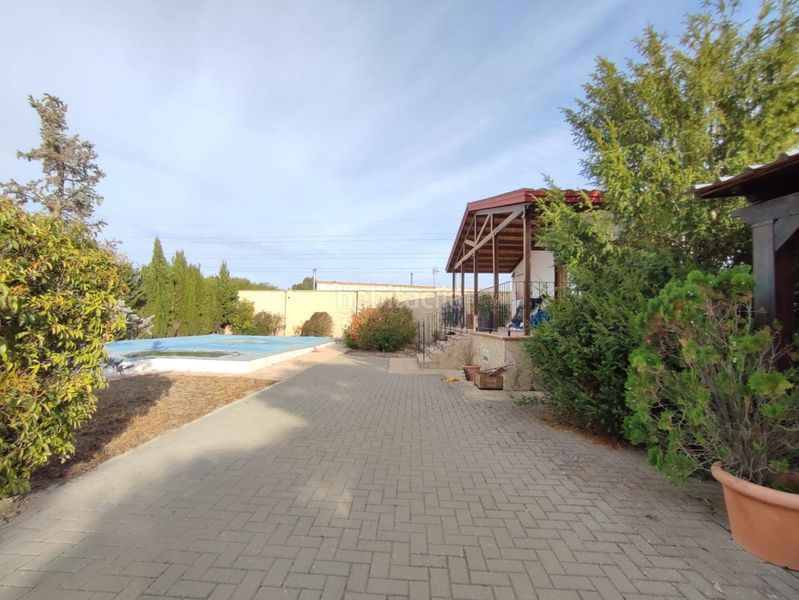 Foto 784107ba-b2dd-4bef-bf10-1b64fbd782a3. Casa amb piscina a San Pablo Albacete