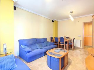 Pis  Ramón menéndez pidal. Piso amplio con gran patio privado, garaje y trastero en zona co