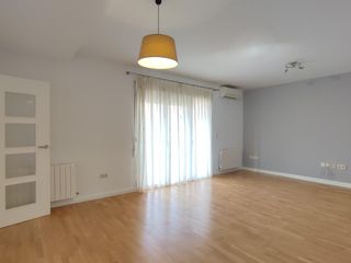 Location Maison  Alcalde jose maria blanc. Chalet amplio con garaje y varias plantas en zona tranquila junt