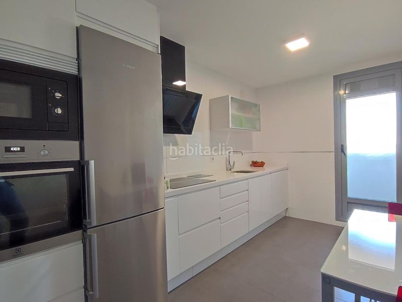 Foto 935e9f82-5fbd-46bf-ae10-5d7aba03f03c. Pis amb calefacció aparcament piscina a Imaginalia - Llanos del Águila Albacete