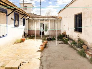 Maison à Motilleja. Vivienda con nave industrial en motilleja
