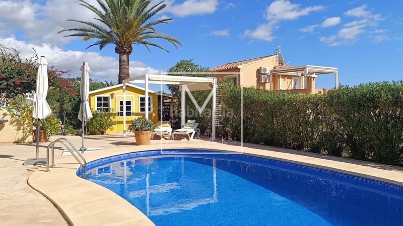 Foto 743b0663-4751-4f37-abc8-56418ed459a8. Casa amb calefacció aparcament piscina a Cometa Calp
