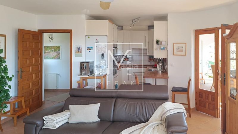Foto ab69ab7e-1f58-4820-8202-ff329d6fe91a. Casa amb calefacció aparcament piscina a Cometa Calp
