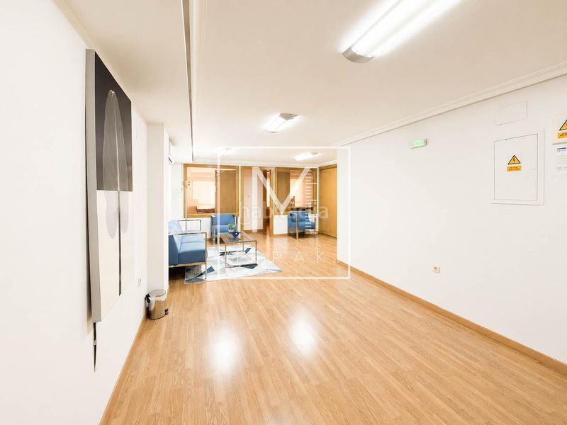 Foto 53131bdb-5b81-48b9-b8b4-320946f784ca. Rent office space in El Pilar Albacete
