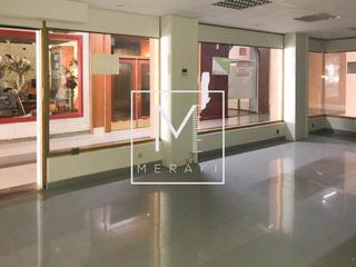 Location Local commercial  Calle teodoro camino. Local comercial a pie de calle en el centro