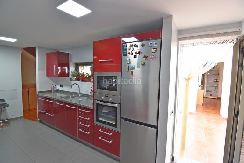 Foto 8c6dce6c-f581-4fe7-b5b5-3e6df868f235. Semi detached house with parking in Tafira Palmas de Gran Canaria (Las)