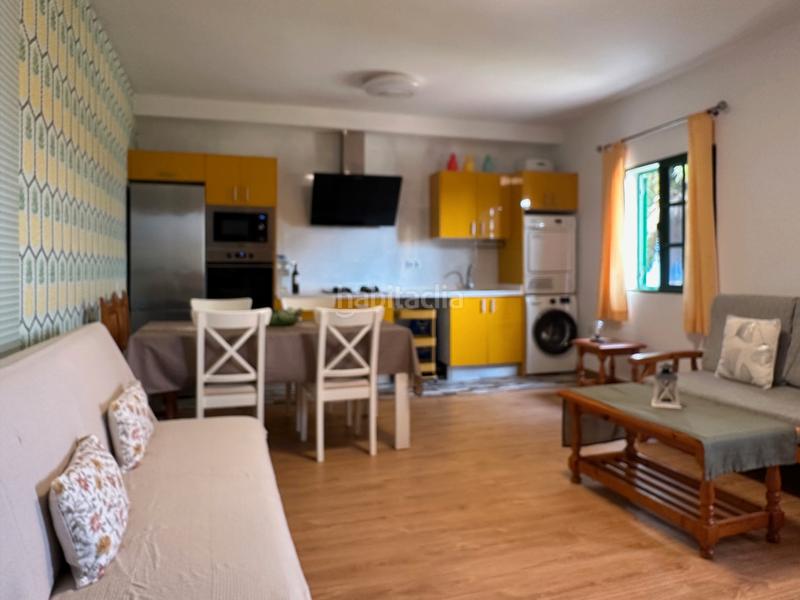 Foto fbdc7b97-74a8-437d-8a55-f28d3ecdaca9. Casa a schiera con parcheggio in Vega de San Mateo