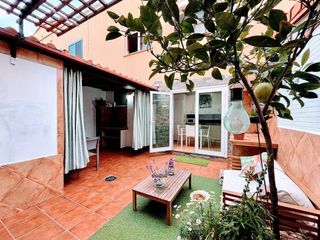 Maison jumelée à Calle serventia 51
