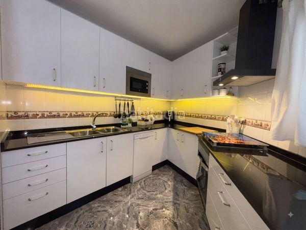 Foto d555857d-b7a1-44a0-8015-ddc3e36f8ea0. Casa adossada amb aparcament a Santidad Arucas