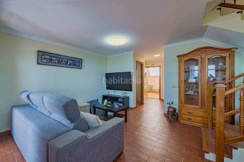 Foto 4302ef89-51d9-42e8-a27a-47abbb4a2b7b. Casa aparellada amb aparcament a Ingenio pueblo Ingenio