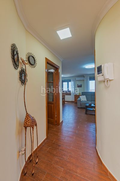 Foto e84df583-f5c8-4cd5-bc09-617ca63ca95c. Casa aparellada amb aparcament a Ingenio pueblo Ingenio
