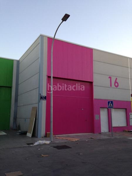 Foto 94a40d3b-a3d4-4938-8738-d3c71db536e3. Nau industrial a calle general astilleros 75 a Hipódromo Melilla