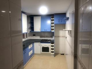 Etagenwohnung in Calle méjico 16. Piso de 3 habitaciones y 2 baños, enbº cabrerizas. lisot para en