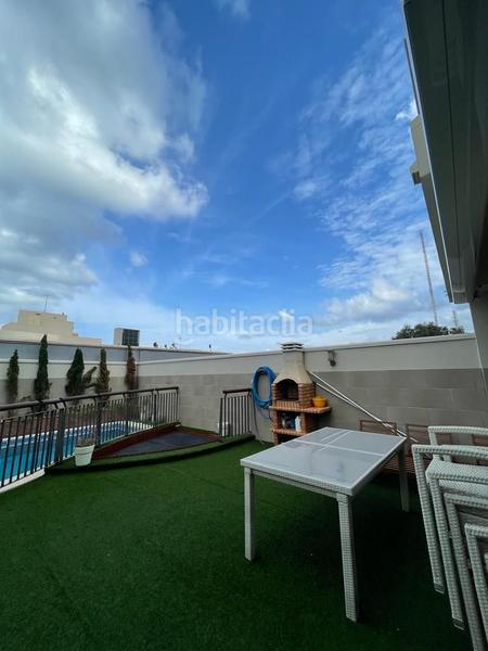 Foto b127b82a-9ce5-4d95-b657-54a9cb66db56. Casa a schiera con parcheggio piscina in Constitución Melilla