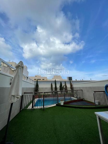 Foto bbf2fbb8-3b87-4f26-80b4-a81a08636824. Casa adossada amb aparcament piscina a Constitución Melilla