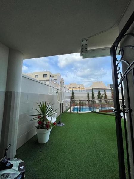 Foto d33dc98f-9254-4626-a672-53f7ebbc6422. Casa adossada amb aparcament piscina a Constitución Melilla