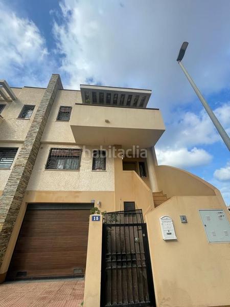 Foto 327be1a2-b05b-4499-9a9a-45c45950c7a2. Semi detached house with parking pool in Constitución Melilla
