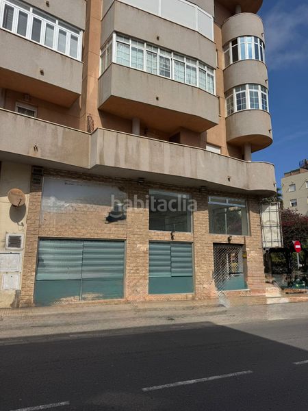 Foto 0bc696b6-e7ba-4d09-b0a0-8bd56d265b6d. Locale commerciale in El Real Melilla