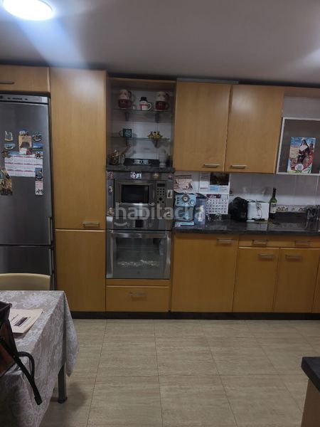 Foto d8b02074-d9d2-4f3a-afdd-fe57643b01f9. Casa adossada amb calefacció a Constitución Melilla