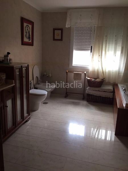Foto c38fbae7-f7cc-47dc-993b-52c7677a7b6b. Casa aparellada amb aparcament piscina a Constitución Melilla