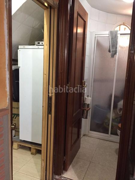 Foto de11456e-51cd-4553-b5cb-081ee51f7974. Casa aparellada amb aparcament piscina a Constitución Melilla