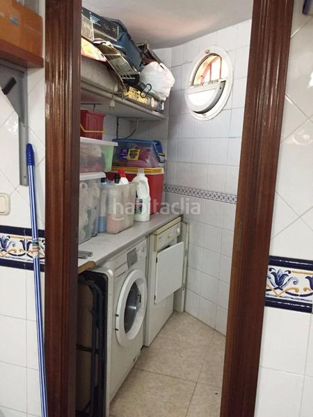 Foto d080c2fd-840d-4ef2-9f6b-62ab827f70cf. Casa pareada en Constitución Melilla