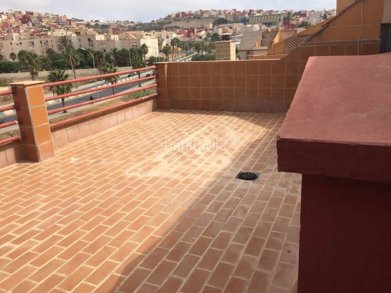 Foto 0d3399b4-628b-4270-a315-83ea353d7089. Maison jumelée avec parking piscine dans Constitución Melilla