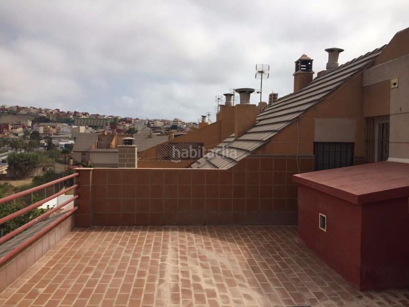 Foto 7f3f95ec-d488-4bc5-8fb3-c2b580d27e0a. Maison jumelée avec parking piscine dans Constitución Melilla