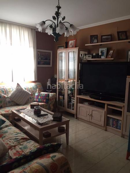 Foto 19d1235a-20d5-4bb3-8b09-36fcc89ced40. Towny house with parking pool in Constitución Melilla