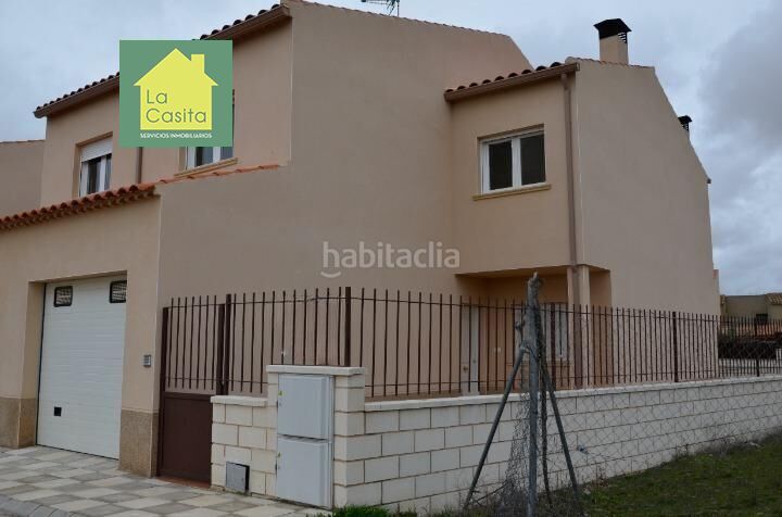 Foto 120a33cd-bde0-49ea-ad85-de1822548bbe. Casa adossada amb calefacció aparcament a Chinchilla de Monte - Aragón