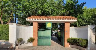 Chalet en Pedanas - Extrarradio. Se vende espectacular chalet con tres viviendas en terreno urban