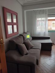 Location Appartement à Ensanche - Franciscanos. Piso de tres dormitorios