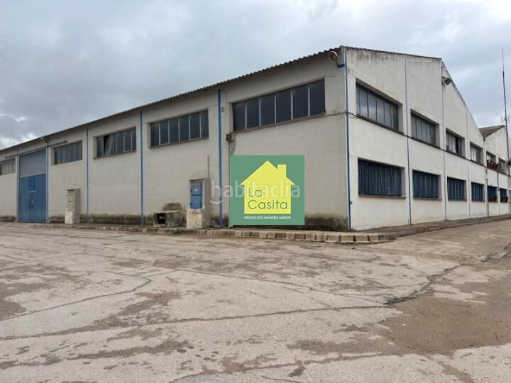 Foto f7ddcc3c-edee-41e4-abef-3bac2612f4dc. Nau industrial a Pedanías - Extrarradio Albacete