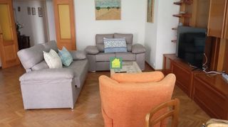 Lloguer Pis a Centro. La casita inmobiliaria alquila piso zona villacerrada
