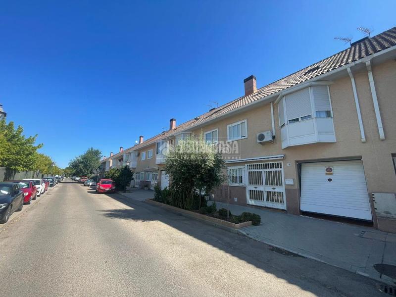 Foto 0e5a53c4-b102-41e2-b82b-2d3ea73a1808. Maison jumelée avec chauffage dans Fresnos I y II Torrejón de Ardoz