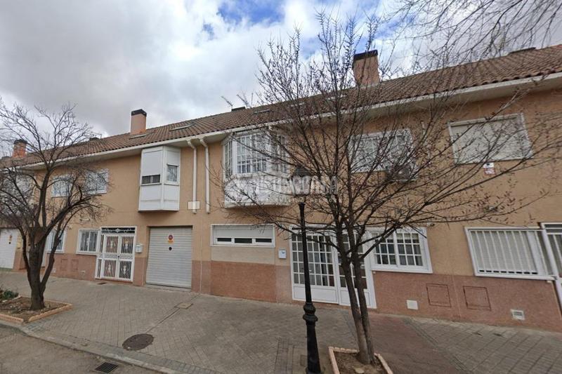 Foto 355f1592-98ac-4a7b-8fe4-a33c738b1a75. Maison jumelée avec chauffage dans Fresnos I y II Torrejón de Ardoz