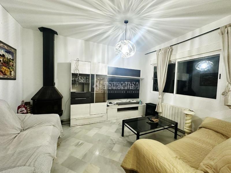 Foto 554afae7-bbe2-41c0-87bd-cd42c4c090a4. Maison jumelée avec chauffage dans Fresnos I y II Torrejón de Ardoz