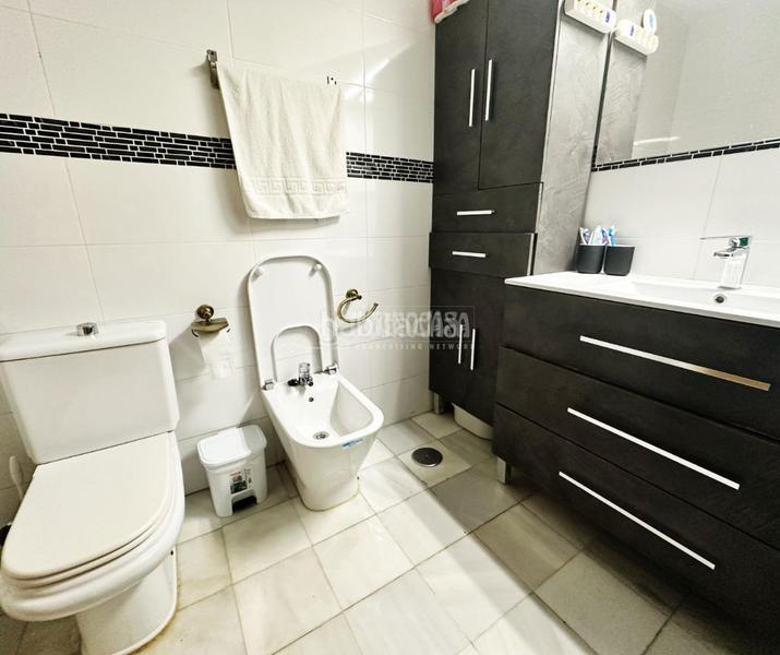 Foto f70b4220-7897-4eb2-a88f-feea97e1d7d1. Maison jumelée avec chauffage dans Fresnos I y II Torrejón de Ardoz