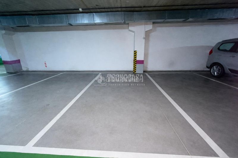 Foto 166e7ea4-a3bc-471e-a7c5-0ce08bce0a60. Aparcament cotxe a Veredillas Torrejón de Ardoz