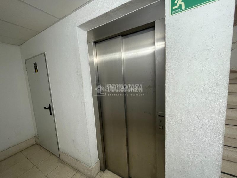 Foto 9e05fec5-9856-44f1-a78c-61a773457ea2. Aparcament cotxe a Veredillas Torrejón de Ardoz