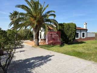 Mas�a en Villanueva de la Serena. Chalet en buen estado de conservaci�n cercano a villanueva de la
