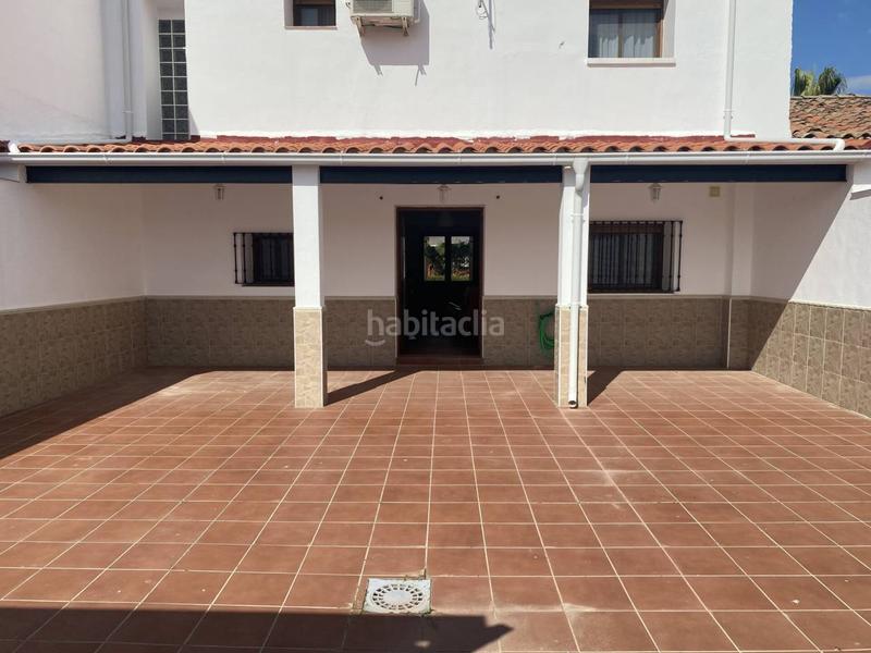 Foto 52a694f6-c350-4208-b51b-3ef45ada39d7. Casa amb calefacció a Coronada (La)