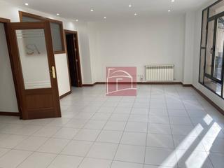 Location Bureau à Villanueva de la Serena. Oficina en primera planta  reformada