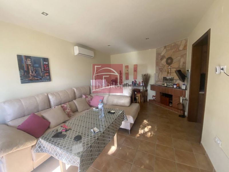 Foto 44582969-5918-4a85-8d89-72b3f28a9f07. Casa adosada casa en urbanización con piscina y zonas ajardinadas en Villanueva de la Serena