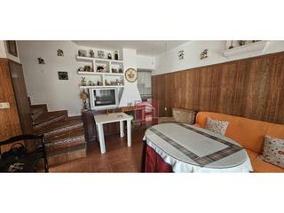 Casa en Villanueva de la Serena. Se vende casa en urbacizacion con zonas verdes y piscina