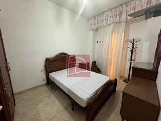 Maison à Villanueva de la Serena. Edificio compuesto por casa y piso zona del barrio nuevo