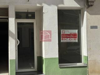 Lloguer Local Comercial a Villanueva de la Serena. Local comercial cercano al centro reformado.