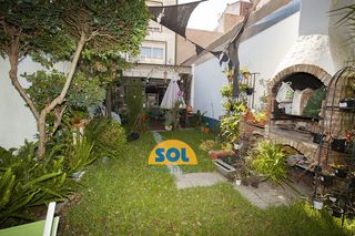 Business premise in Calle ayala 12. Oportunidad en avenida comercial: local comercial + vivienda